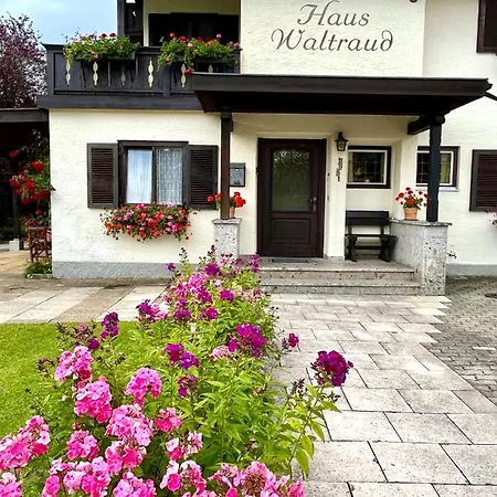 Haus Waltraud アパート バート・ウィーゼ